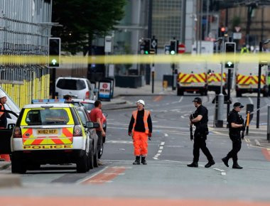 ΕΚΤΑΚΤΟ: Μεγάλη έκρηξη σε διαμέρισμα στο Μάντσεστερ (φωτό, βίντεο) (upd)